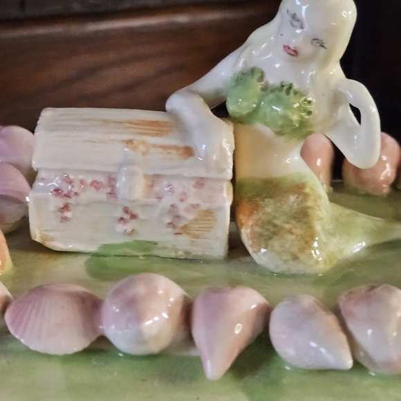 Very unique vintage mermaid and treasure chest trinket box. - Picture 7 of 12